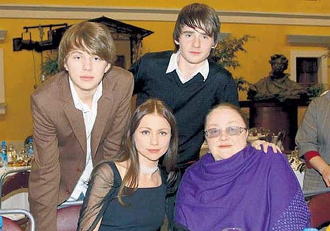 Екатерина Георгиевна с дочкой Машей, сыном Алексеем и внуком Андреем