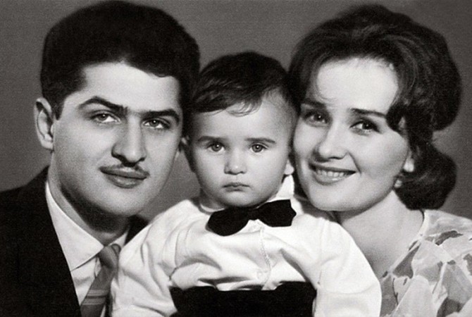 Зинаида Кириенко с мужем и сыном