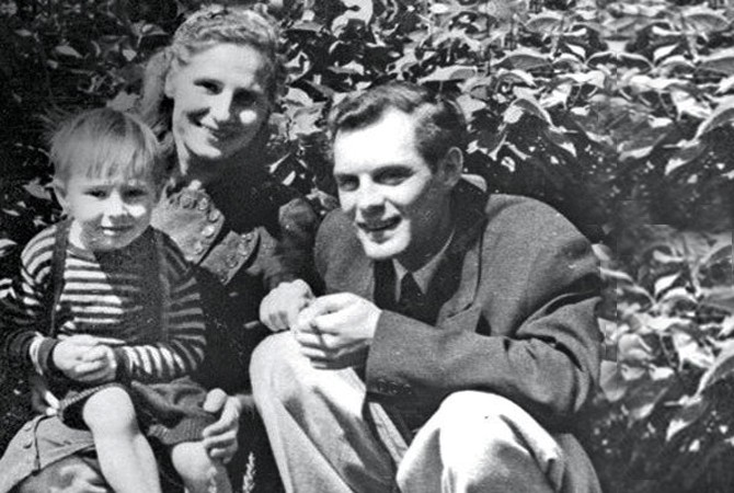 Павел Кадочников с женой Розалией и сыном Петей